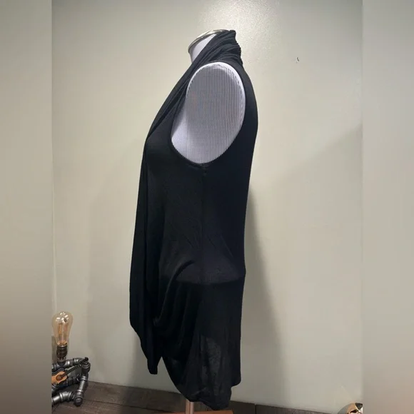 Ginger G. Ladies Black Sleeveless Knit Top.  Size Large - Picture 4 of 5